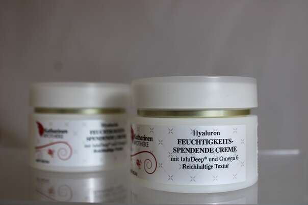 Hyaluronsäure Feuchtigkeitsspendende Creme reichhaltig 50ml, A-Nr.: 8012630 - 01